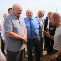 Лукашенко внезапно нагрянул в проблемное ОАО «Коссово»