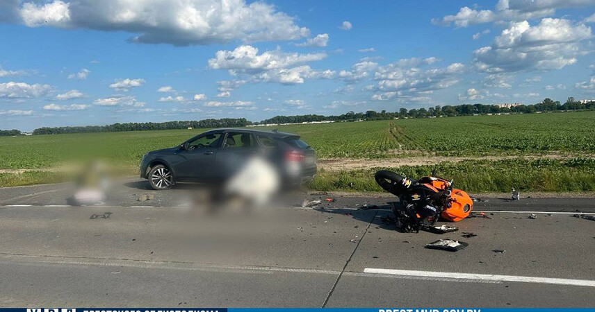 Мотоциклист погиб в ДТП Пинском: столкнулся с LADA