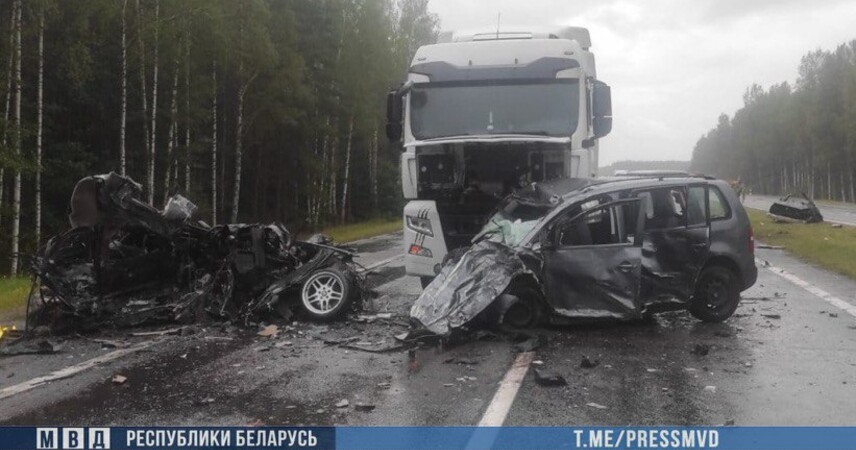 Смертельное ДТП на трассе М1 в Ивацевичском районе: погибли пять человек, пострадал ребёнок