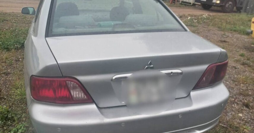 Жительница Пинска заплатила 3000 рублей за автомобиль под арестом