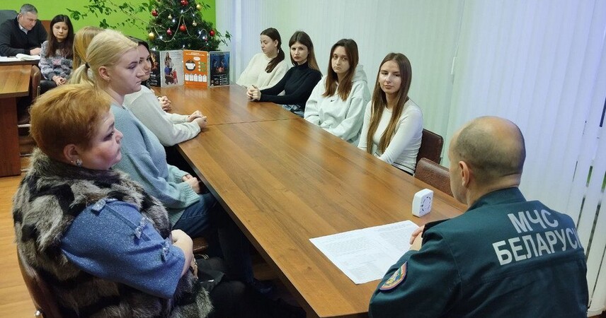 В Пинске проходит кампания МЧС по установке автономных пожарных извещателей