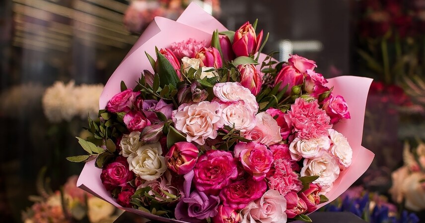 Когда цветы — не радость: как мы забываем о настоящем значении подарков