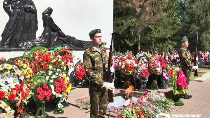 В память о великом подвиге. К 75-летию Великой Победы - строчки из Пинска