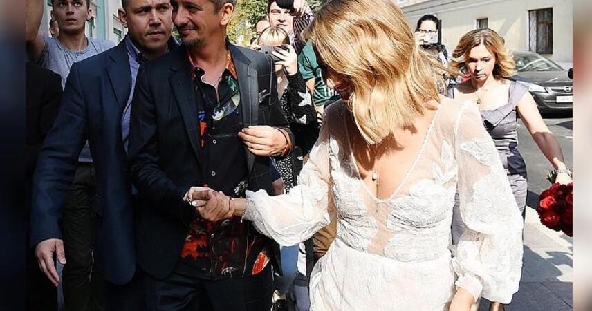 Свадьба Ксении Собчак в ЗАГС - в платье от уроженки Пинска