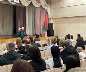 Как защитить детей от пожара: советы от МЧС родителям и встреча в СШ № 10 города Пинска