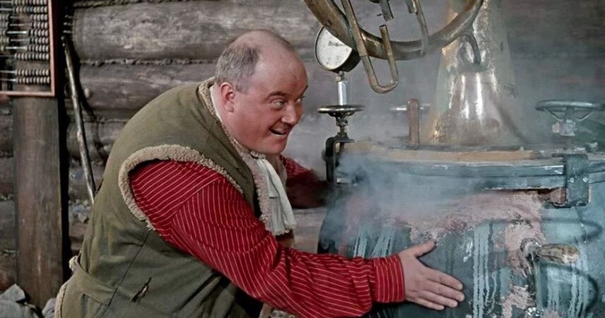 Самогонщика оштрафовали за хранение аппарата и изготовление браги