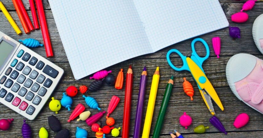 Помощь к школе: кому положена, размеры выплат и куда обращаться