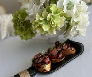 Ресторан Whitehall приглашает на гастроужин «Свидание» с живой музыкой и авторским меню