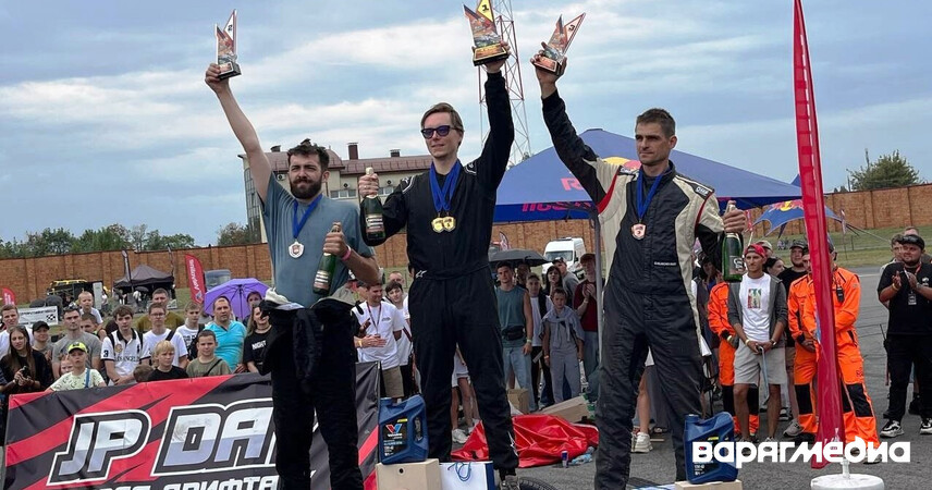 ТОП-3 пилота и командный зачёт: как прошёл IV этап «Лиги дрифта» в Пинске