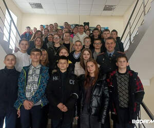 Подросткам рассказали, как стать милиционером — день открытых дверей в Пинском РОВД