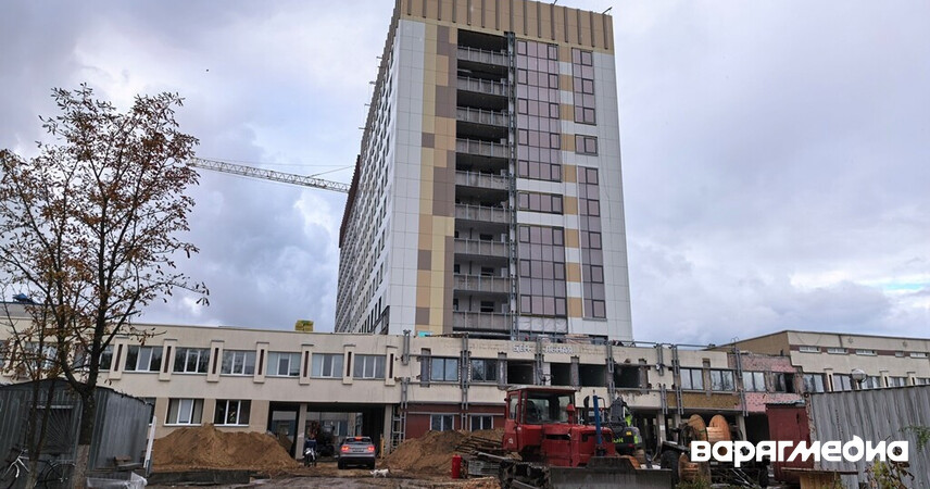 Реконструкция Пинской ЦРБ: власти требуют ускорить темпы работ