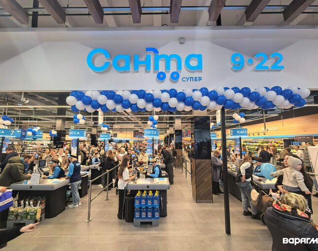 Сходили, посмотрели: в PinaPark  открылась новая «Санта», 15-я в Пинске