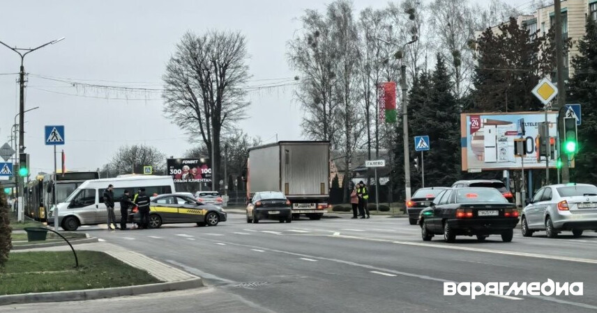 В Пинске следственный эксперимент на перекрёстке вызвал задержку движения транспорта