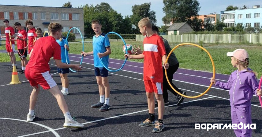 Тимбилдинг и квест: в Пинском районе прошёл спортивный праздник для детей, находящихся в СОП