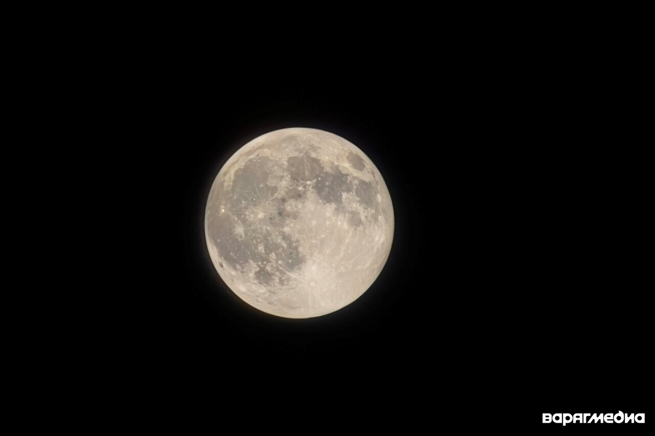 Бобровая суперлуна над Пинском, 20.12