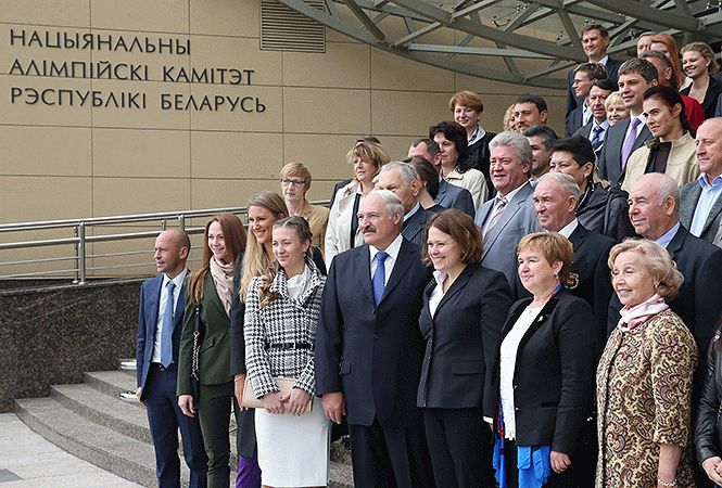 Лукашенко посетил Национальный олимпийский комитет