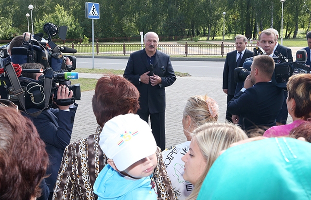 Александр Лукашенко: в Беларуси не зарабатывает только ленивый