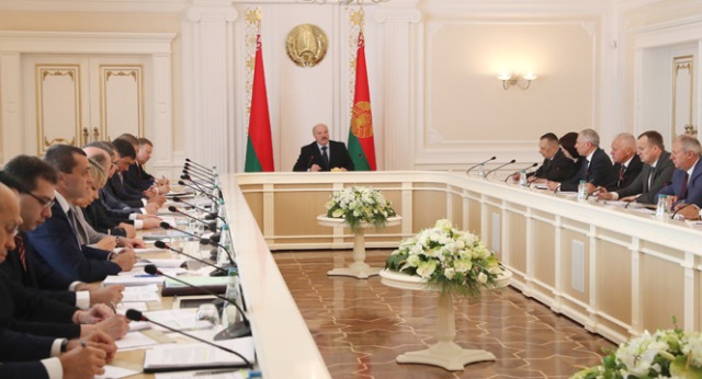 Лукашенко подверг критике выискивание «блох у предпринимателей‍»