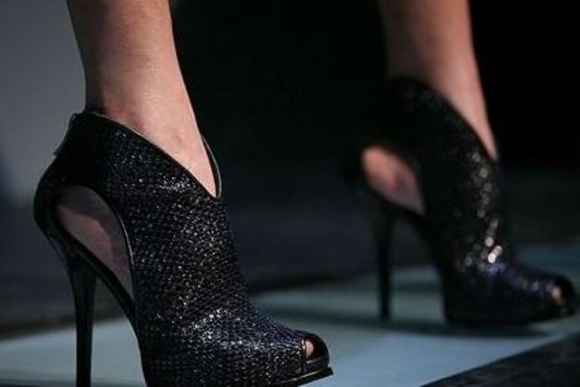Женская обувь: туфли на каблуке