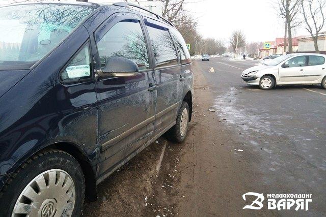 Фото: Два ДТП в 5 метрах друг от друга произошли в Пинске на ул. Рокоссовского