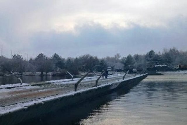 Движение по понтонному мосту через Припять приостановлено из-за морозов