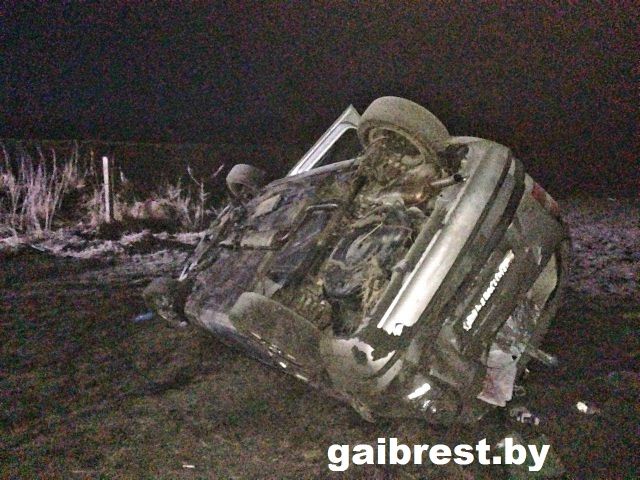 ДТП в Пинском районе: водитель Opel на скорости вылетел в кювет - фото