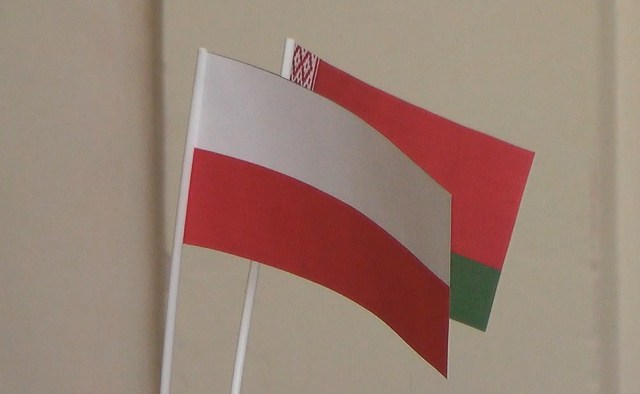 Флаги Польши и Беларуси - фото