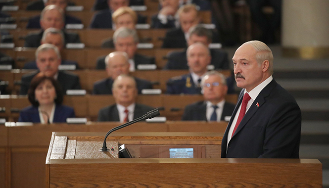 Президент выступил с посланием белорусскому народу - фото