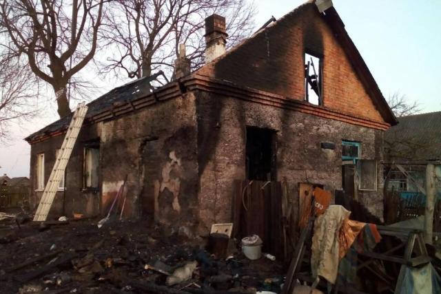 Пожилые супруги заживо сгорели на пожаре в Пинском районе - фото