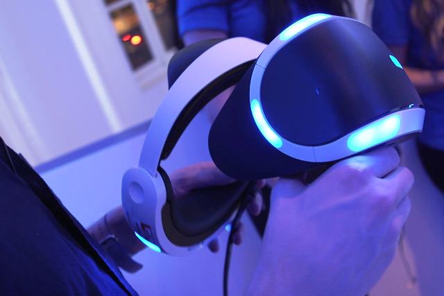 PlayStation VR - фото