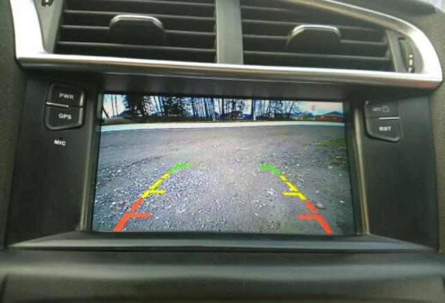 Выбор и установка камеры заднего вида для автомобиля - фото