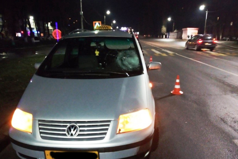 ДТП в Пинске: 16-летняя девушка попала под колеса авто - фото