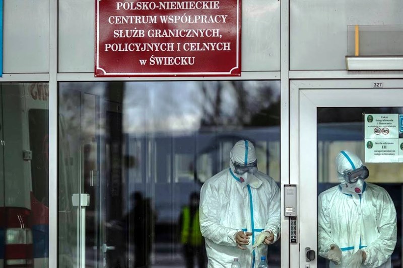 Украина и Польша закрывают все границы из-за коронавируса - фото