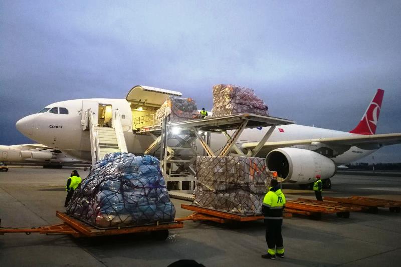 Первая партия гуманитарной помощи из Китая прибыла в Минск - фото