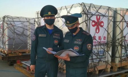 Китай передал Беларуси 300 тыс. доз вакцины от COVID-19