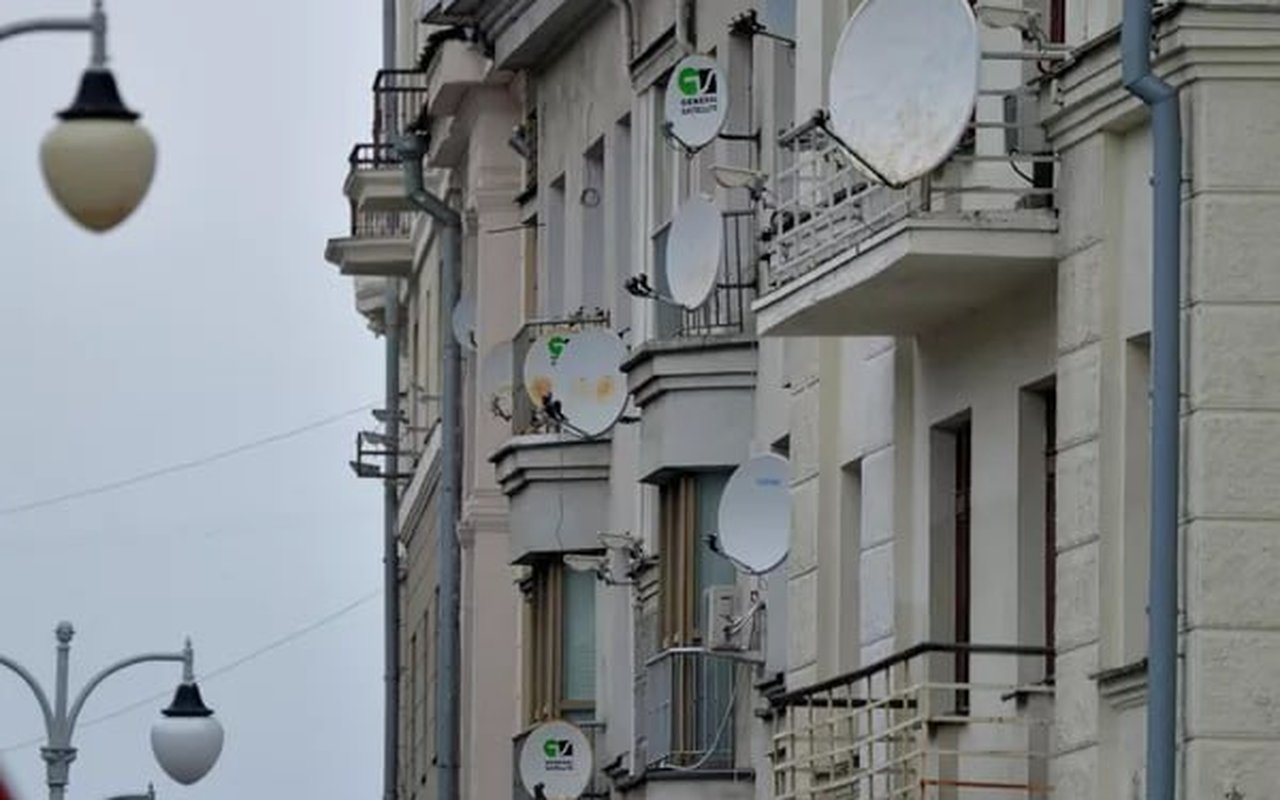 Запрет на установку спутниковых антенн на фасадах домов в Пинске