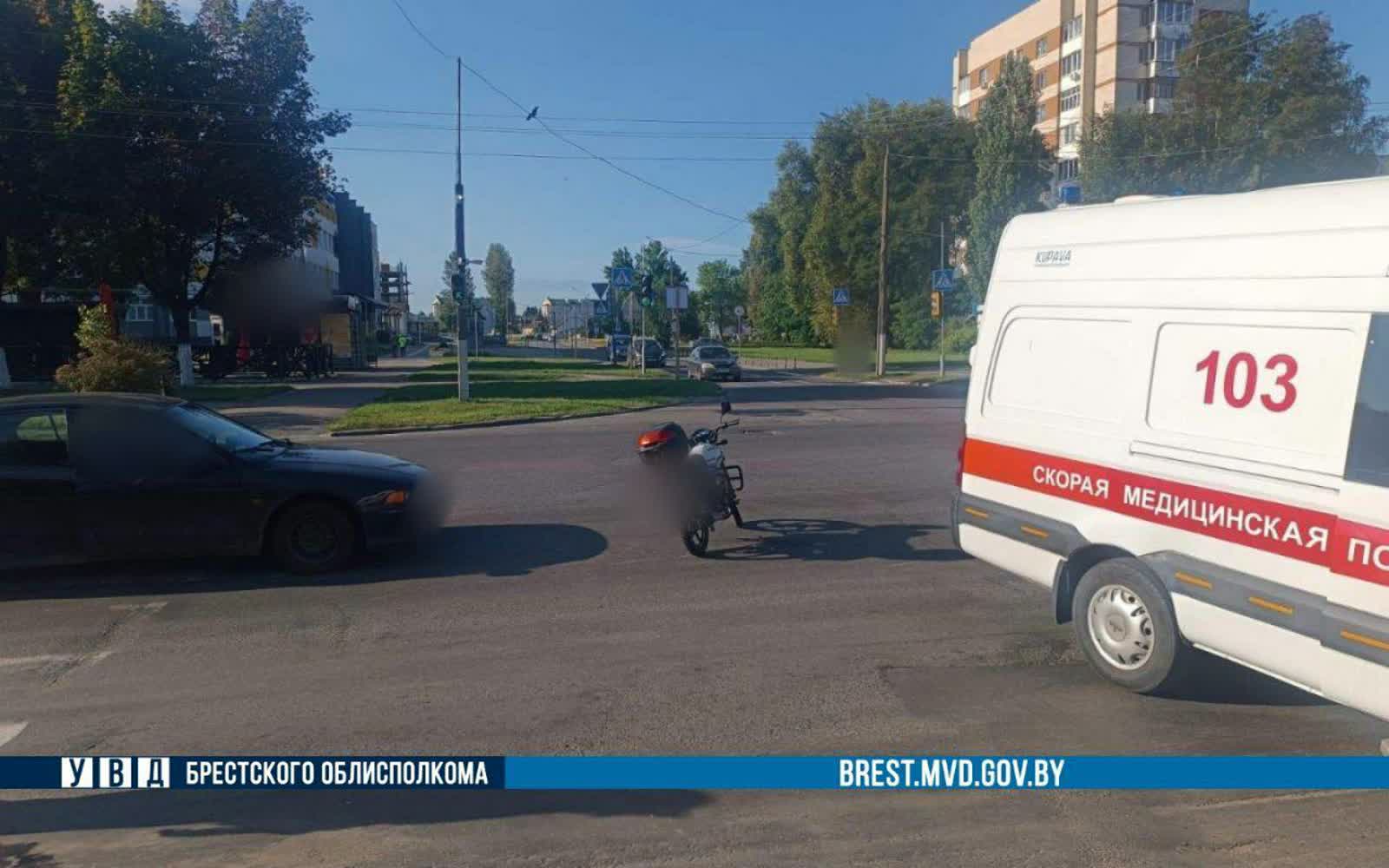 ДТП с мотоциклистом на перекрестке улиц Центральная и Ильина в Пинске