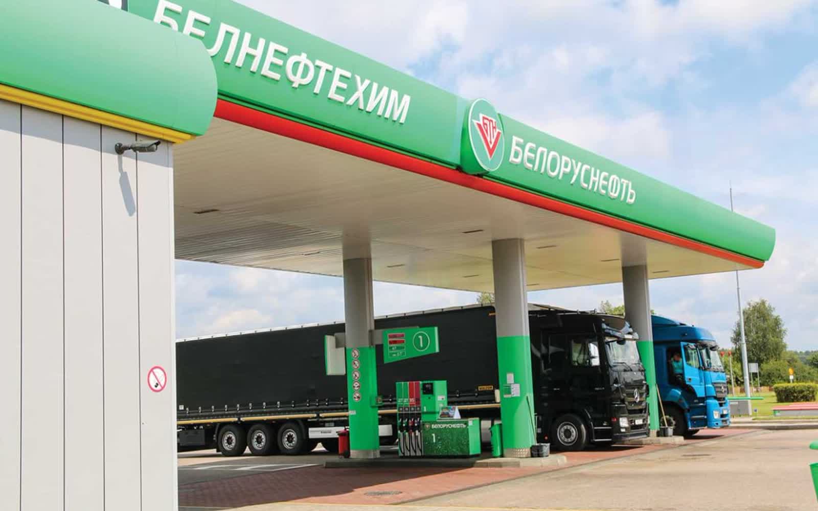 Белнефтехим сообщает о стабильной ситуации с топливом в Беларуси