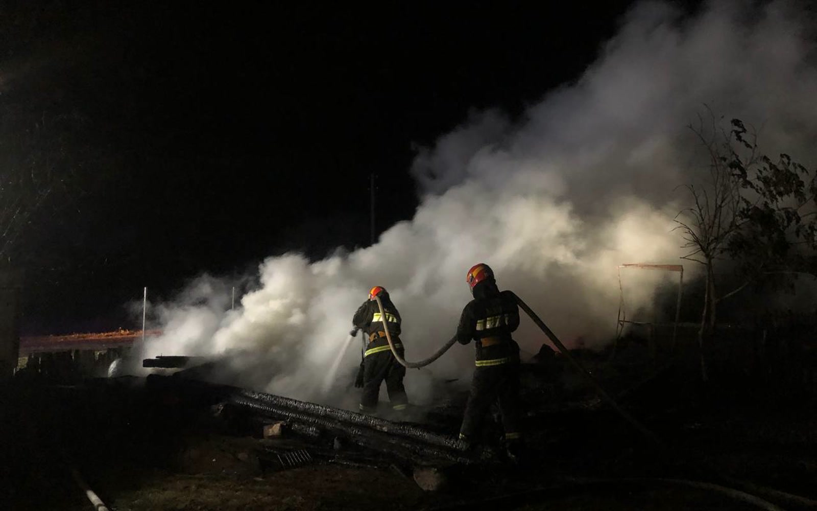 Последствия пожара хозяйственной постройки в Пинском районе