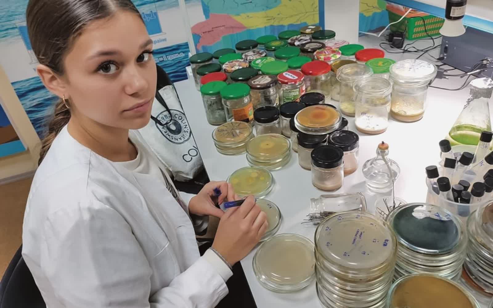 Белорусская школьница Ксения Корнева разработала биопрепарат для хранения овощей и фруктов