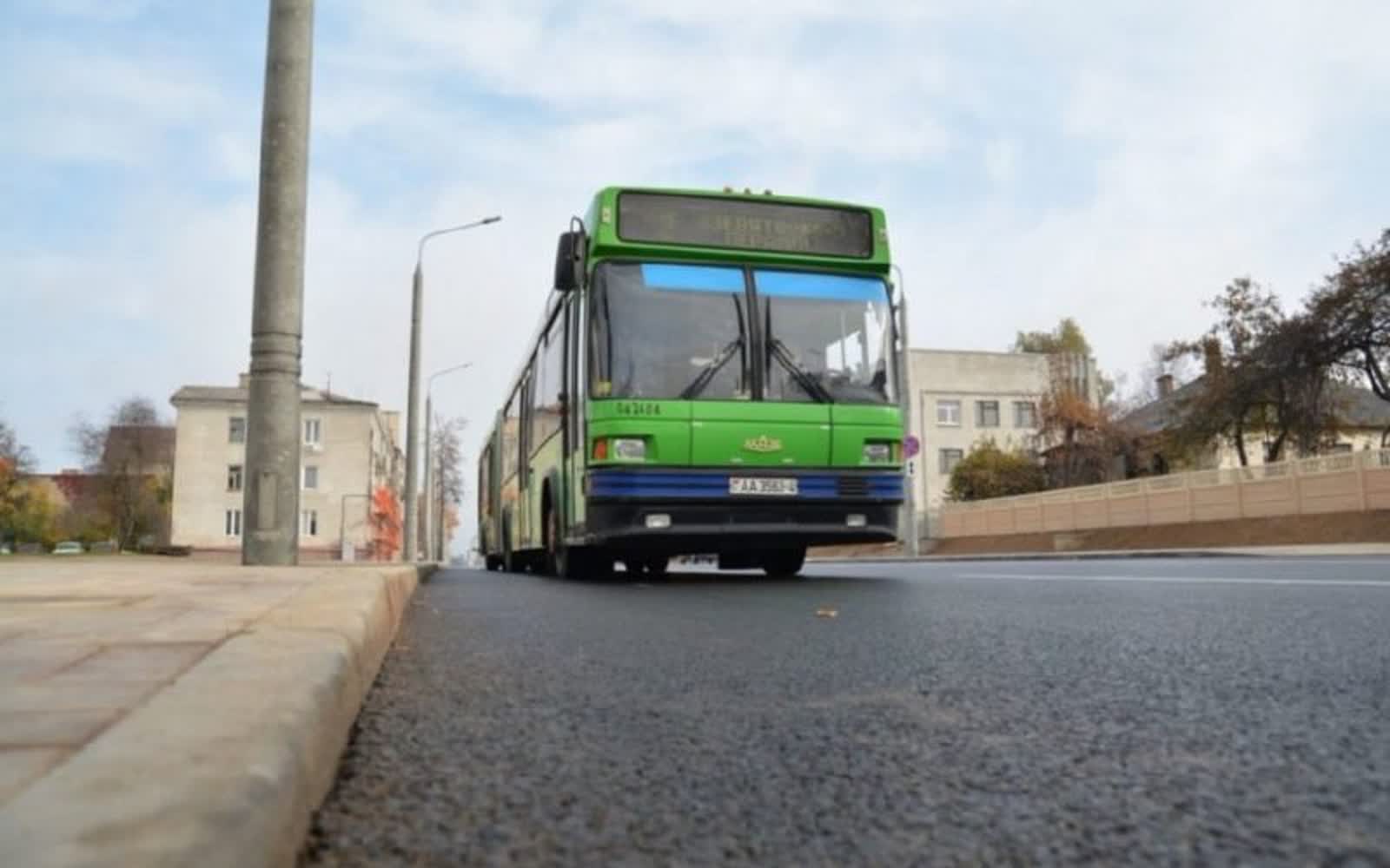 Автобусное движение по улице Зои Космодемьянской в Пинске